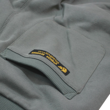 Laden Sie das Bild in den Galerie-Viewer, Yakuza Premium YPJO 3828 Jogging Shorts Oliv
