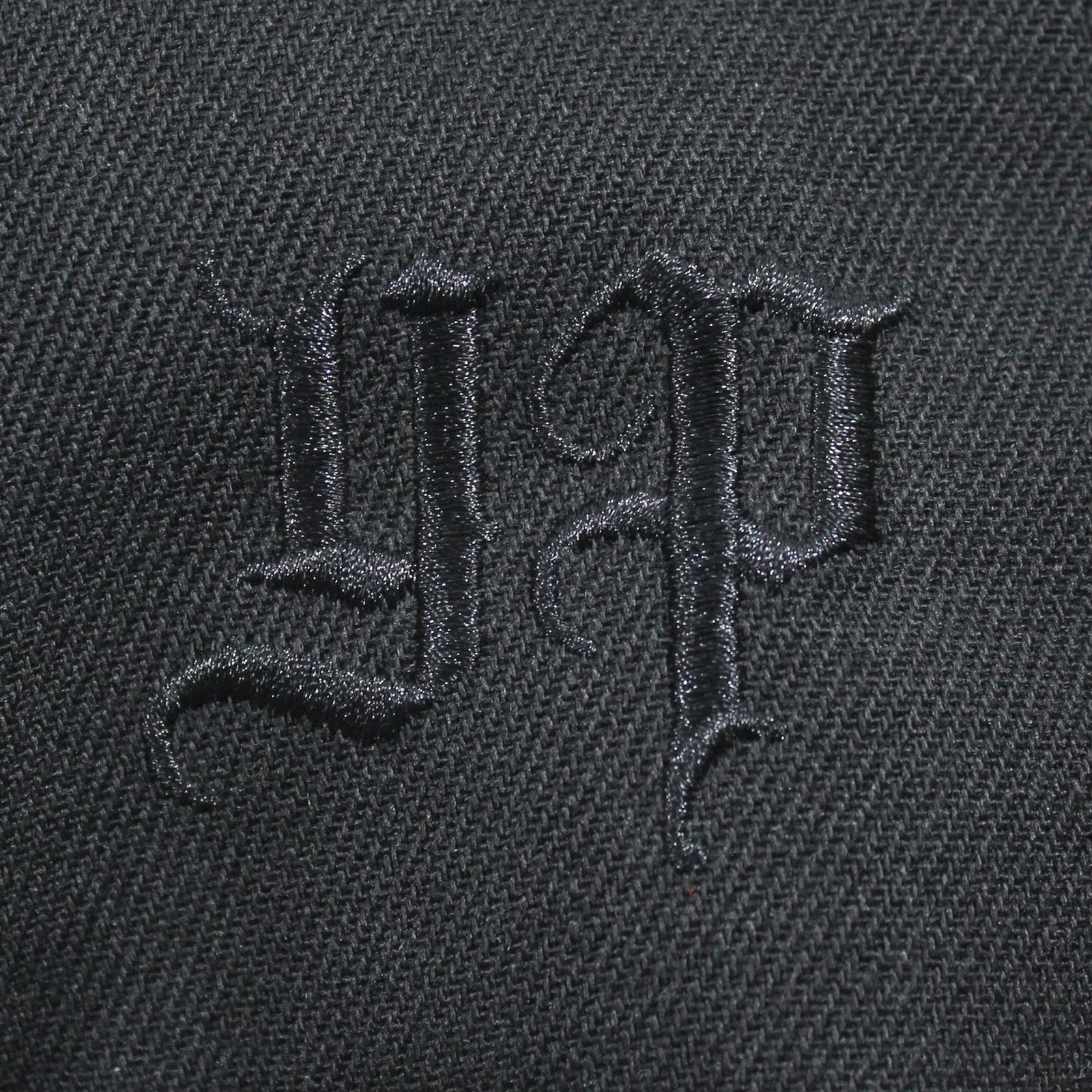 Yakuza Premium Base Cap – Snapback stylisches, schwarzes Cap mit hochwertigem Stick-Design. Perfekt für trendbewusste Streetwear-Fans. Robuste Verarbeitung und unverwechselbares Yakuza-Logo für den ultimativen Look. Ideal für jedes Casual-Outfit Snapback