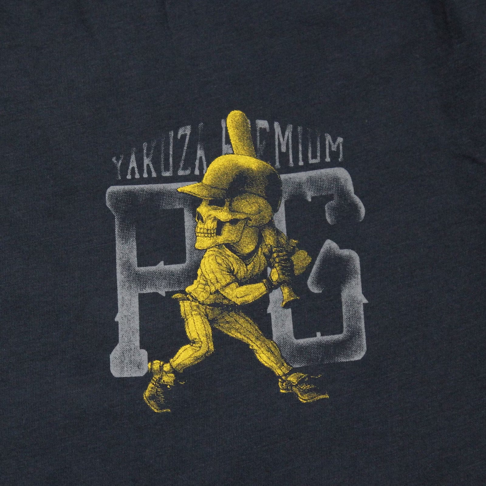 Yakuza Premium T-Shirt in Dunkelblau mit Skull-Print auf Rücken und Brust, weiche Pima-Baumwolle