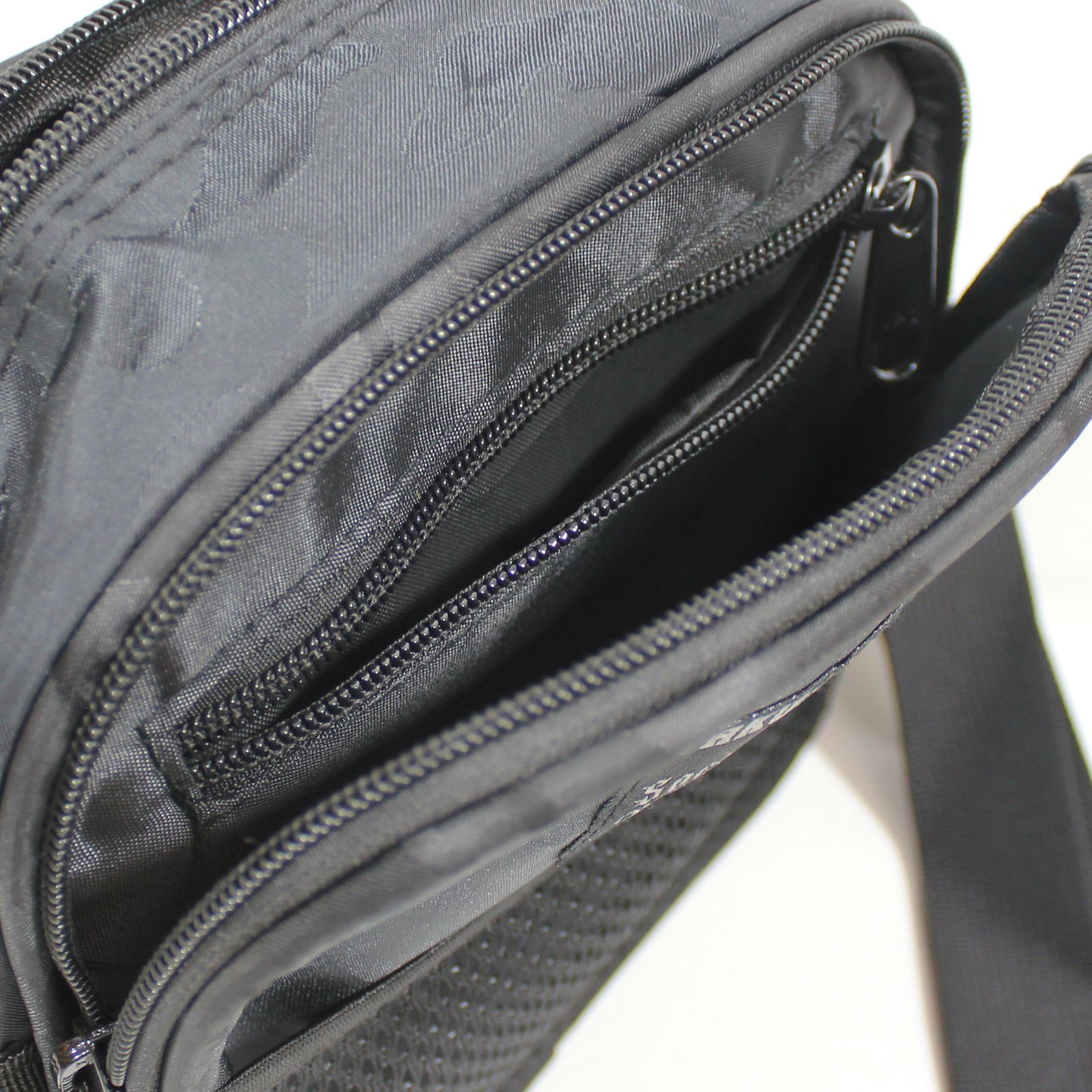 Yakuza Premium 3574 Schultertasche Schwarz Camouflage