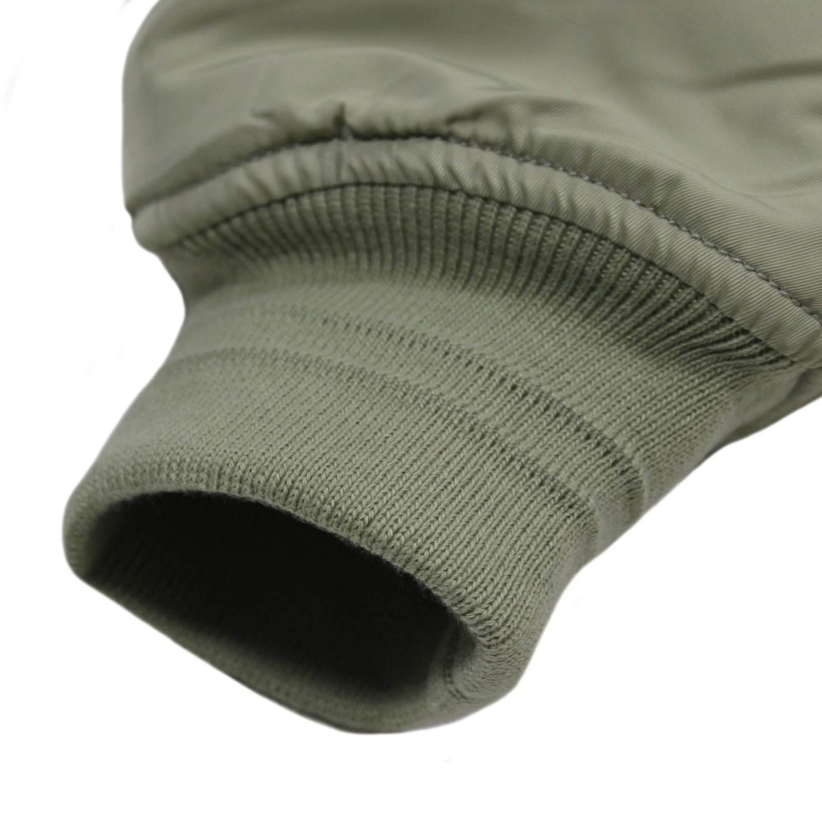 Yakuza Premium Bomberjacke 3965 in hellem Olive mit Teddykragen und Stickereien.