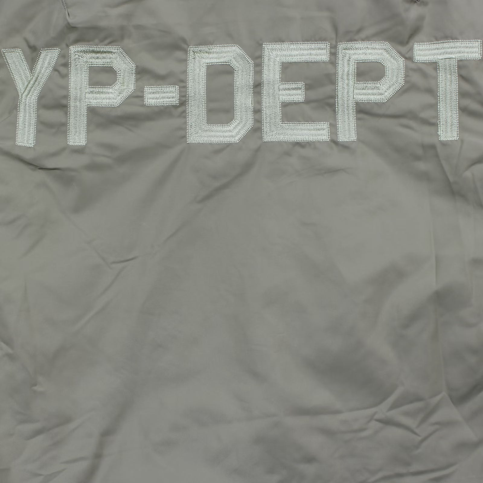 Yakuza Premium Bomberjacke 3965 in hellem Olive mit Teddykragen und Stickereien.