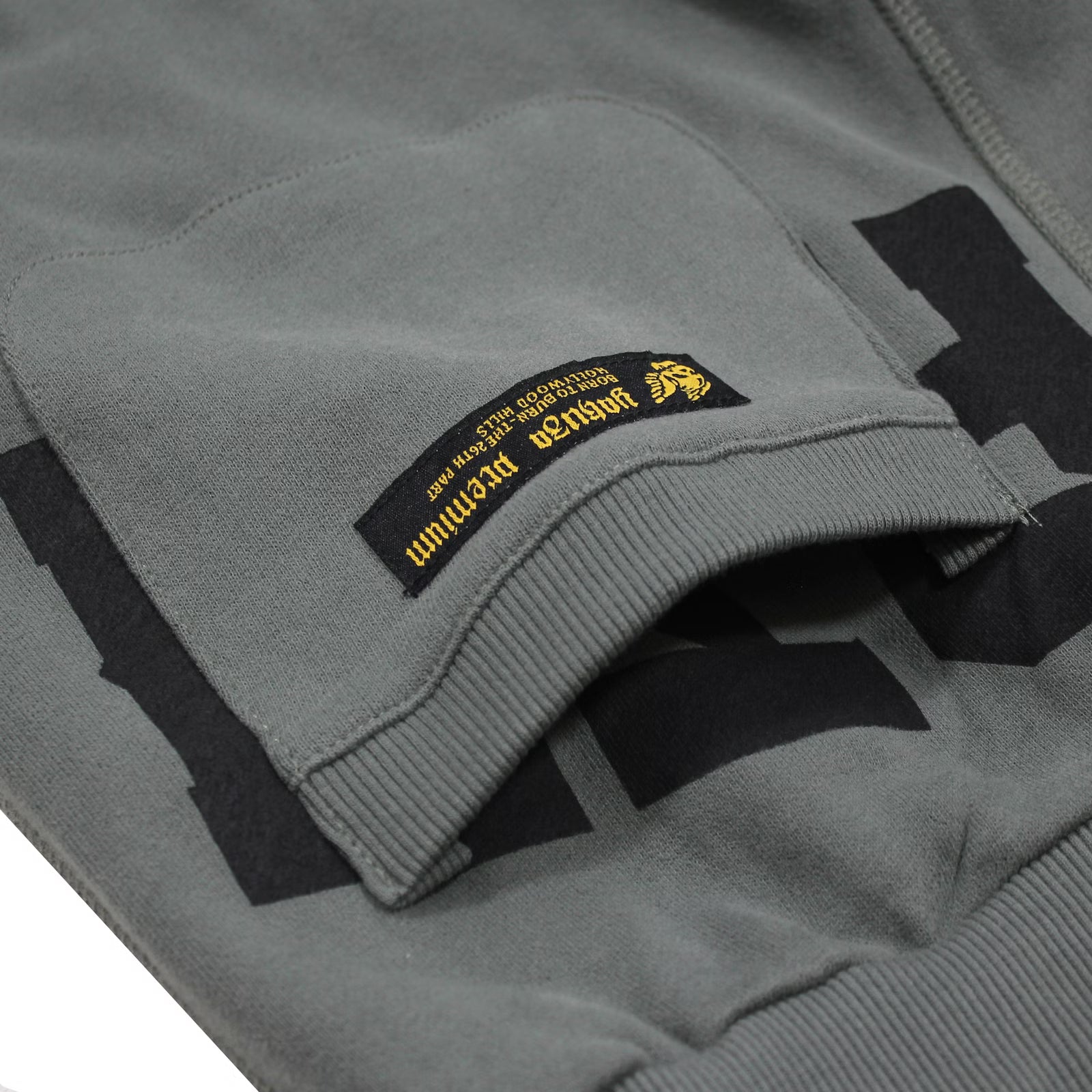 Bequeme Jogginghose Oliv für Alltag und Sport. Elastischer Bund, angenehmer Stoff und moderner Schnitt – ideal für Freizeit und Training