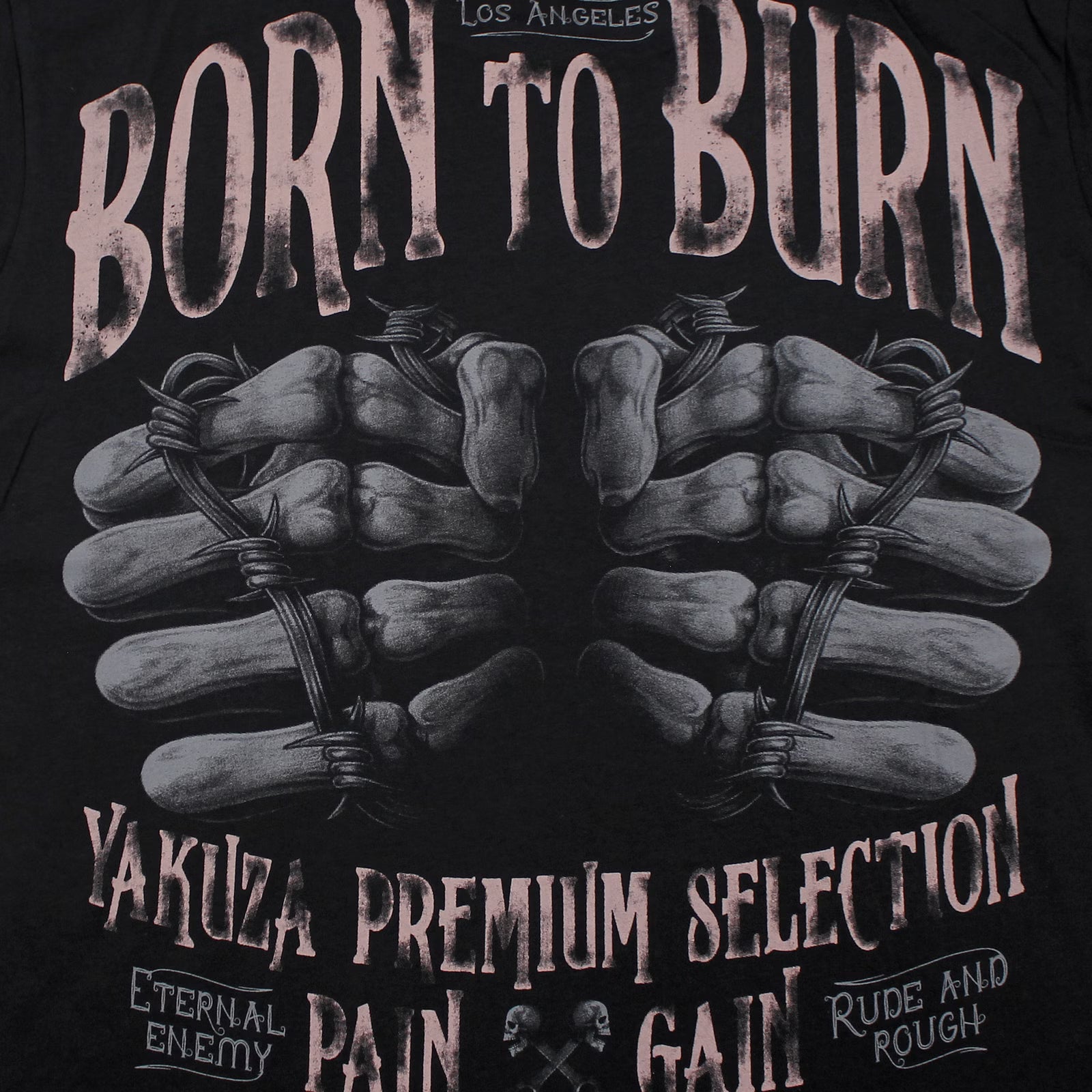 Yakuza Premium 3915 T-Shirt aus 100 % Baumwolle mit kleinem Brustprint vorn und grossem Rückenprint.