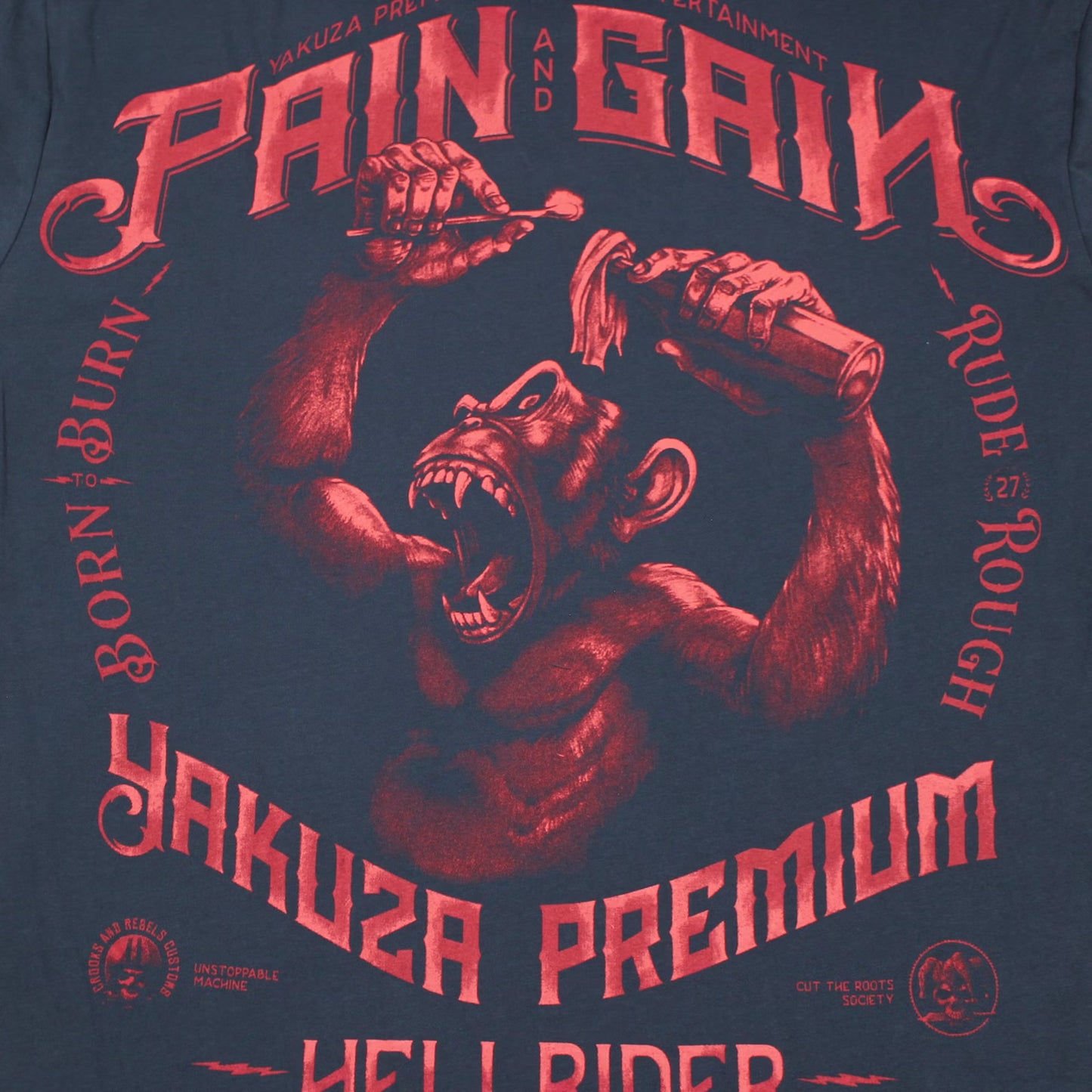 Dunkelblaues Yakuza Premium T-Shirt YPS 3909 mit wütendem Affenprint auf dem Rücken.