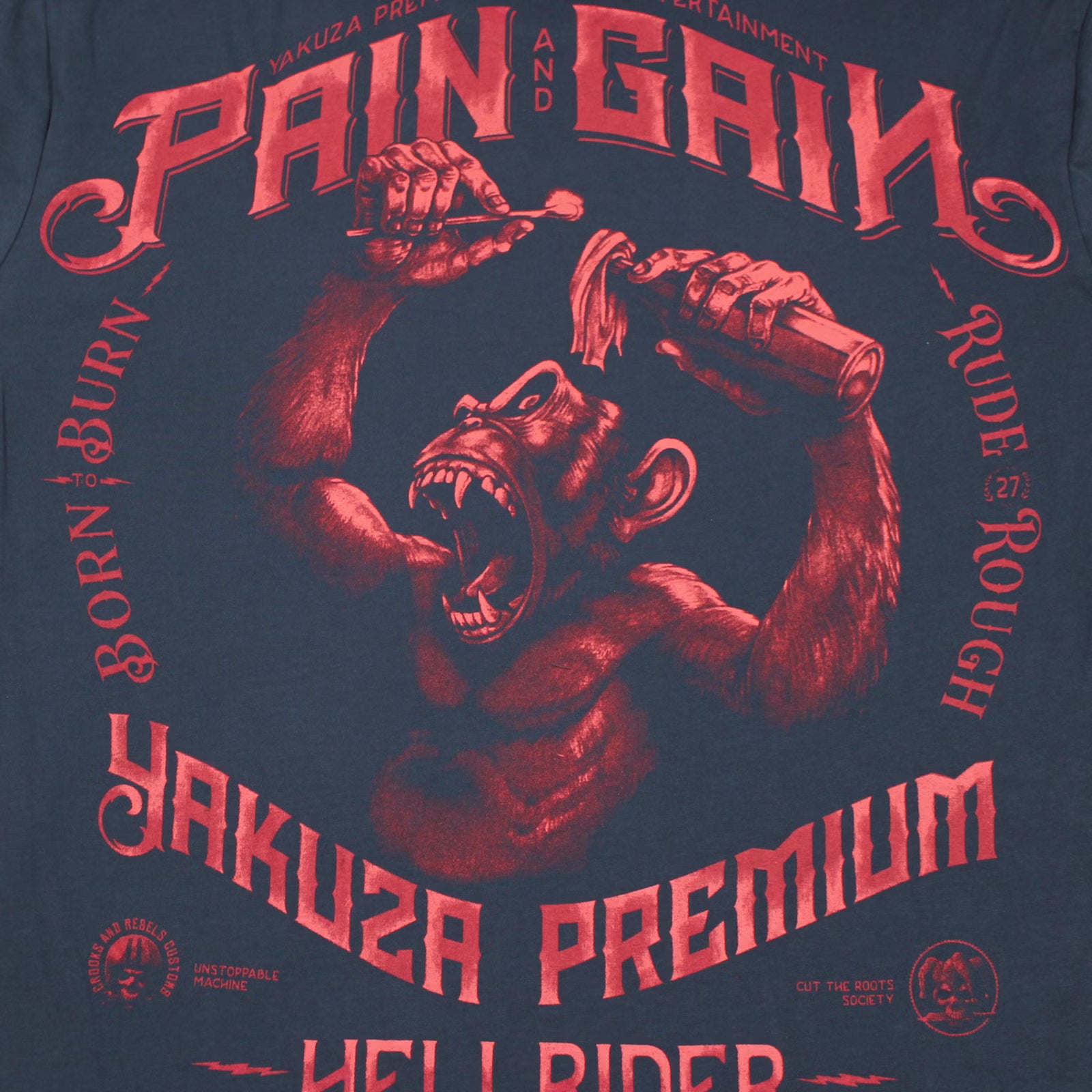 Dunkelblaues Yakuza Premium T-Shirt YPS 3909 mit wütendem Affenprint auf dem Rücken.