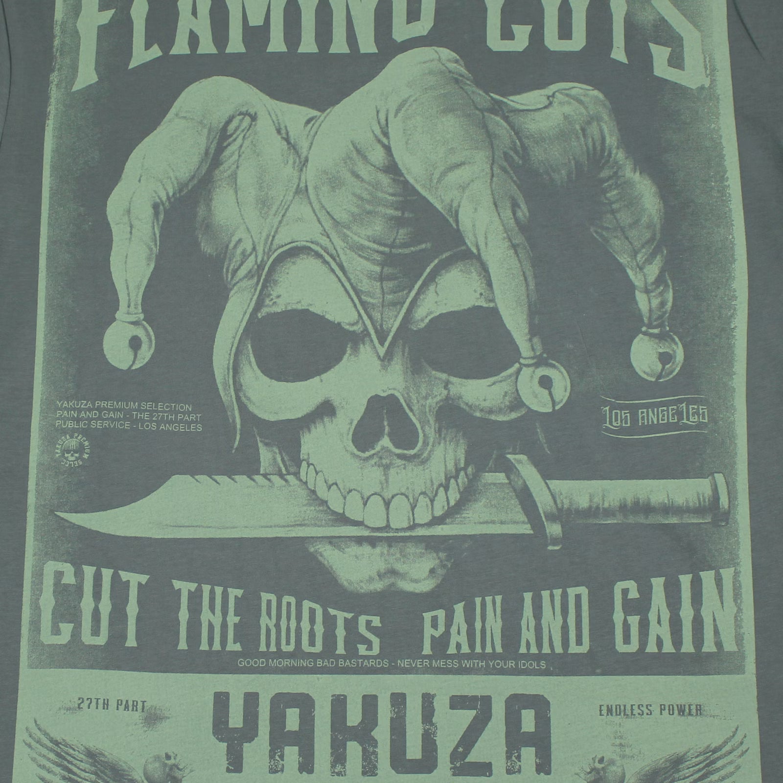 Yakuza Premium 3916 T-Shirt aus 100 % Baumwolle mit kleinem Brustprint vorn und grossem Rückenprint.