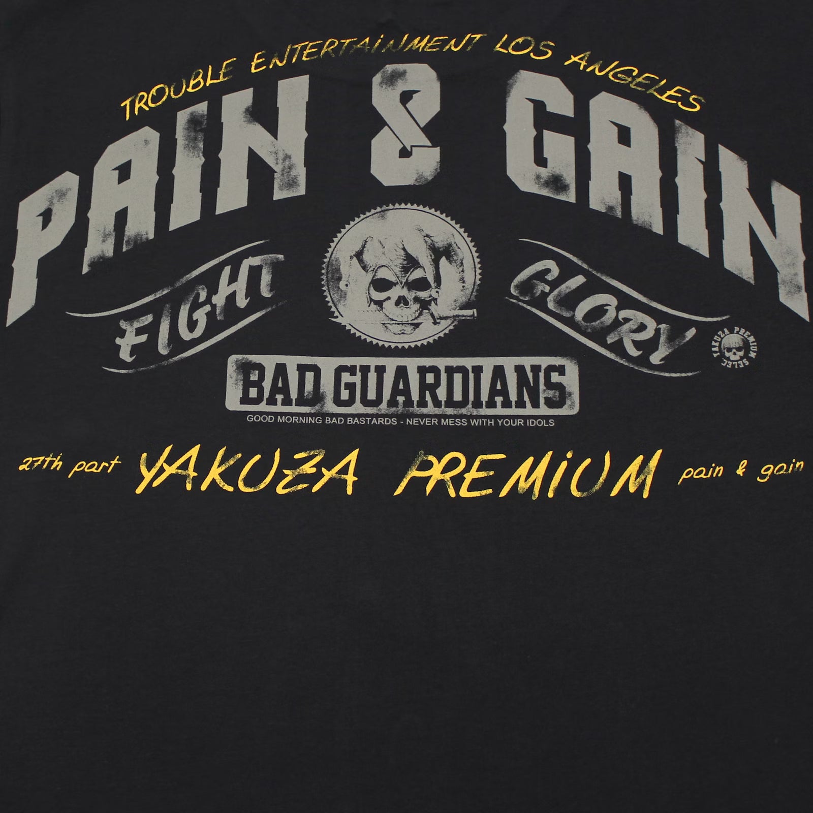 Yakuza Premium 3914 T-Shirt aus 100 % Baumwolle mit großem Brustprint und auffälligem Schriftzug auf dem Rücken