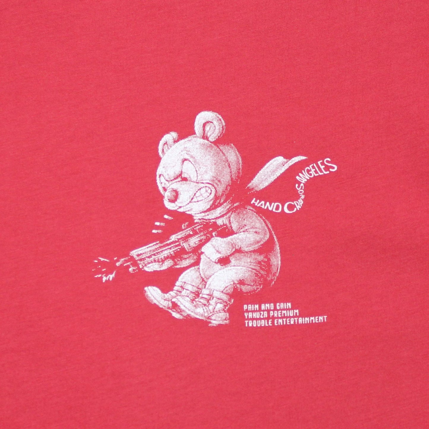 Yakuza Premium T-Shirt in rot mit grossem, detailreichem Rückenprint und kleinem Logo auf der linken Brust.