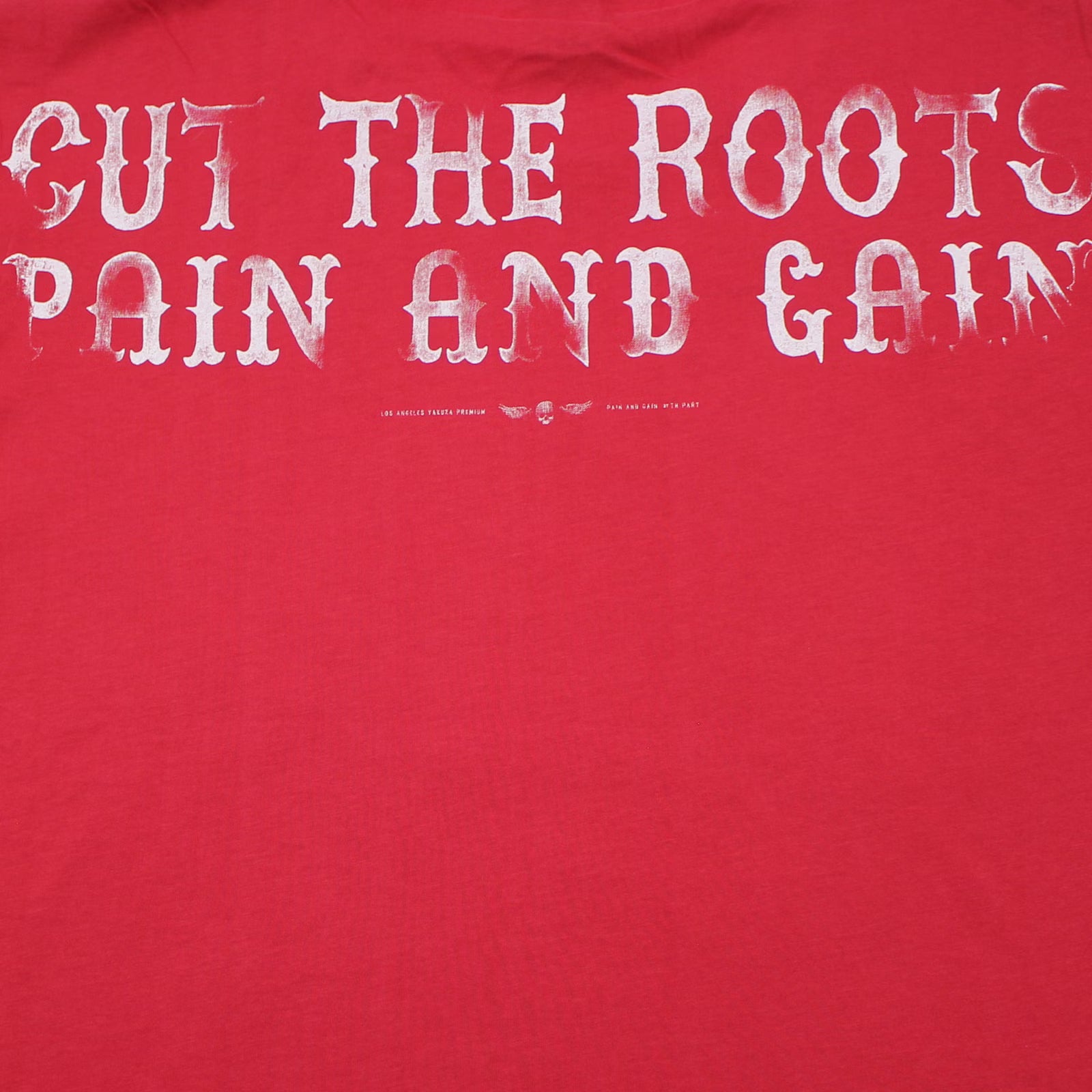 Yakuza Premium T-Shirt 3902 in rot mit grossem Frontprint im Tattoo-Stil und markantem Schriftzug auf dem Rücken – Herren Streetwear