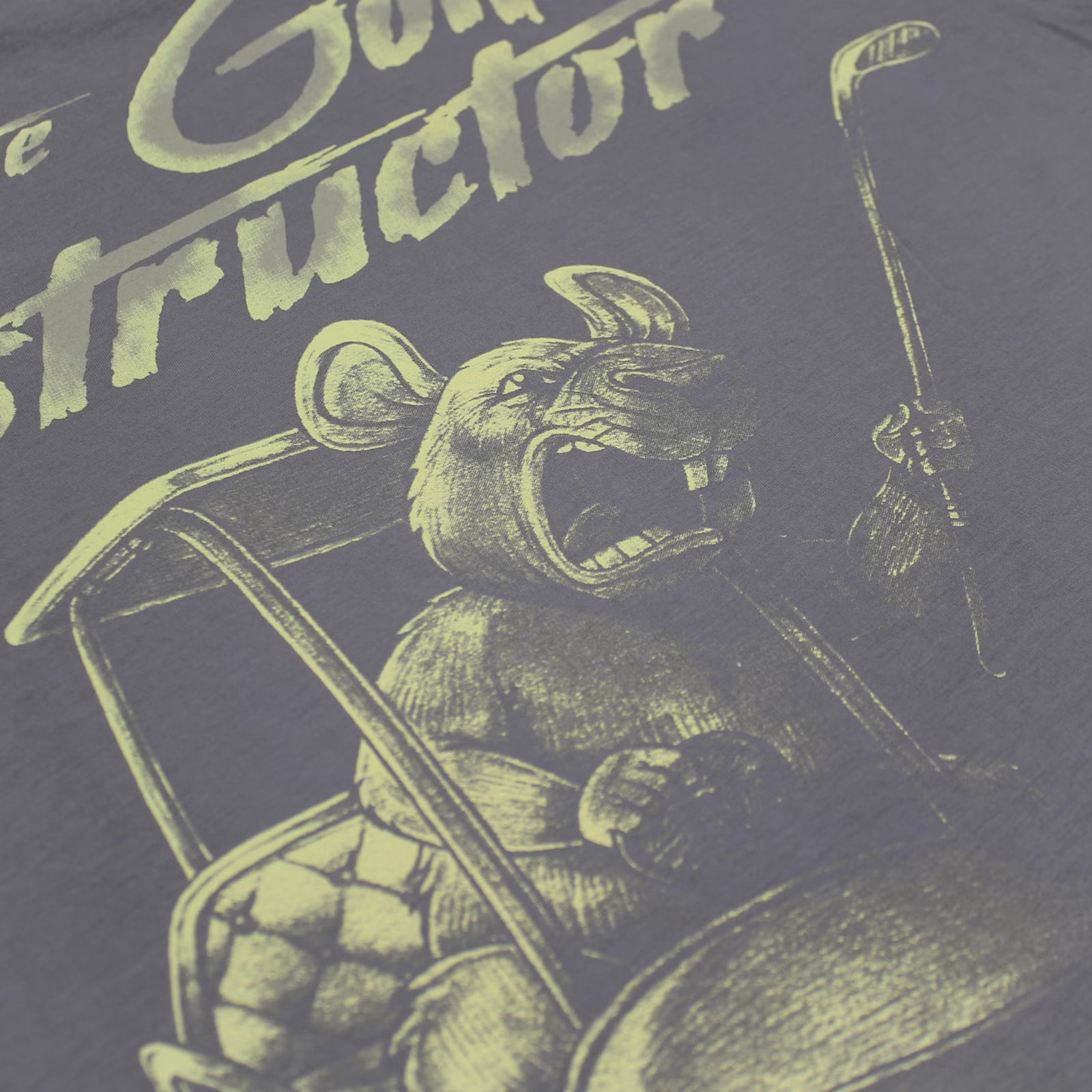 Yakuza Premium T-Shirt in Lila Matt mit grossem, detailreichem Rückenprint und kleinem Frontprint auf der linken Brust.