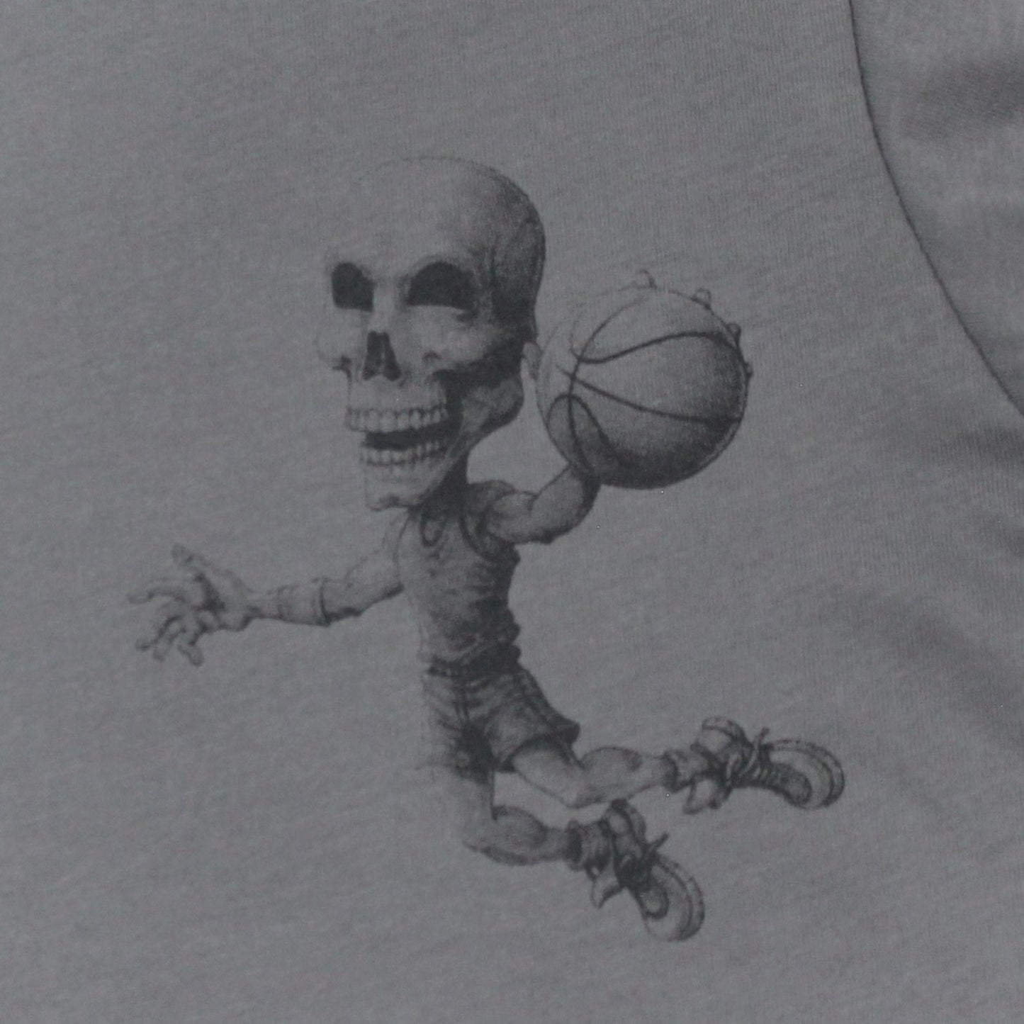 Hochwertige 180g Pima-Baumwolle und verstärkte Nähte beim dunkelgrauen Yakuza Premium T-Shirt.