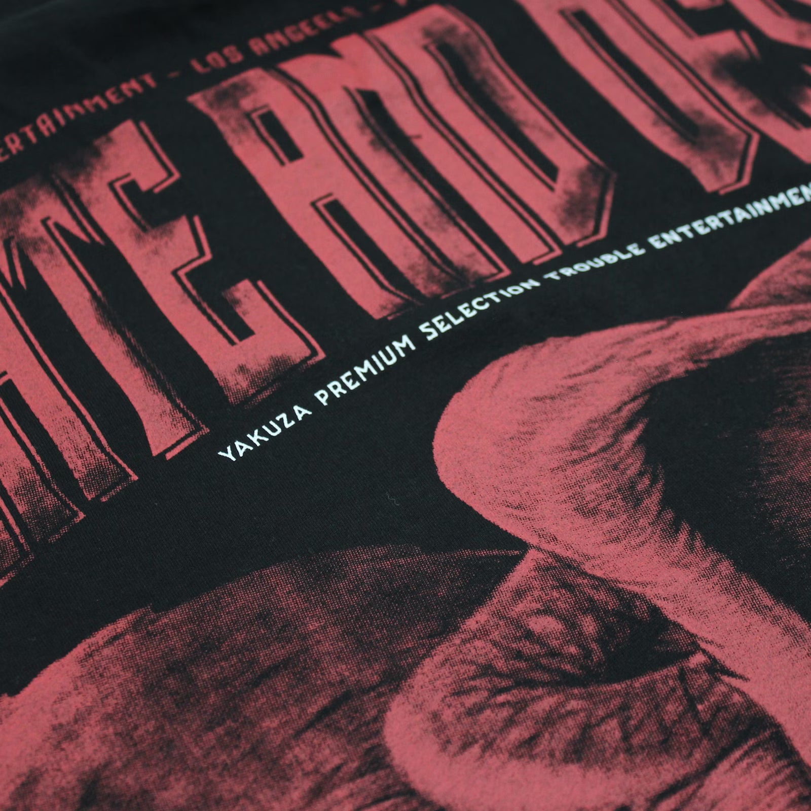 akuza Premium 3905 T-Shirt in schwarz mit grossem, detailreichem Rückenprint und kleinem Frontprint.