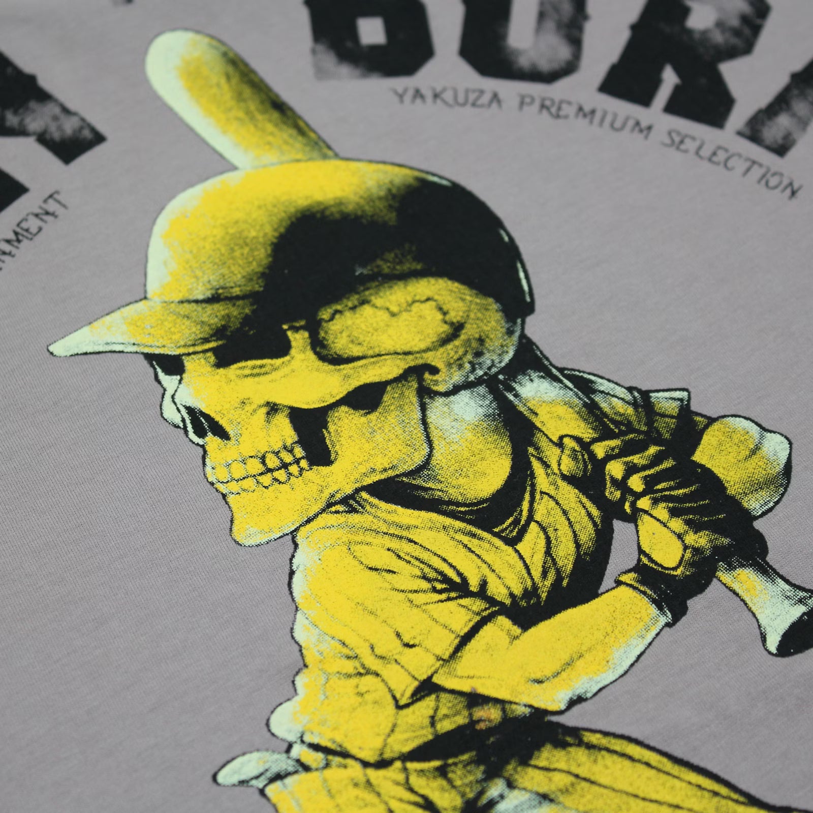 Yakuza Premium T-Shirt in Stone/Grau mit Skull-Print auf Rücken und Brust, weiche Pima-Baumwolle
