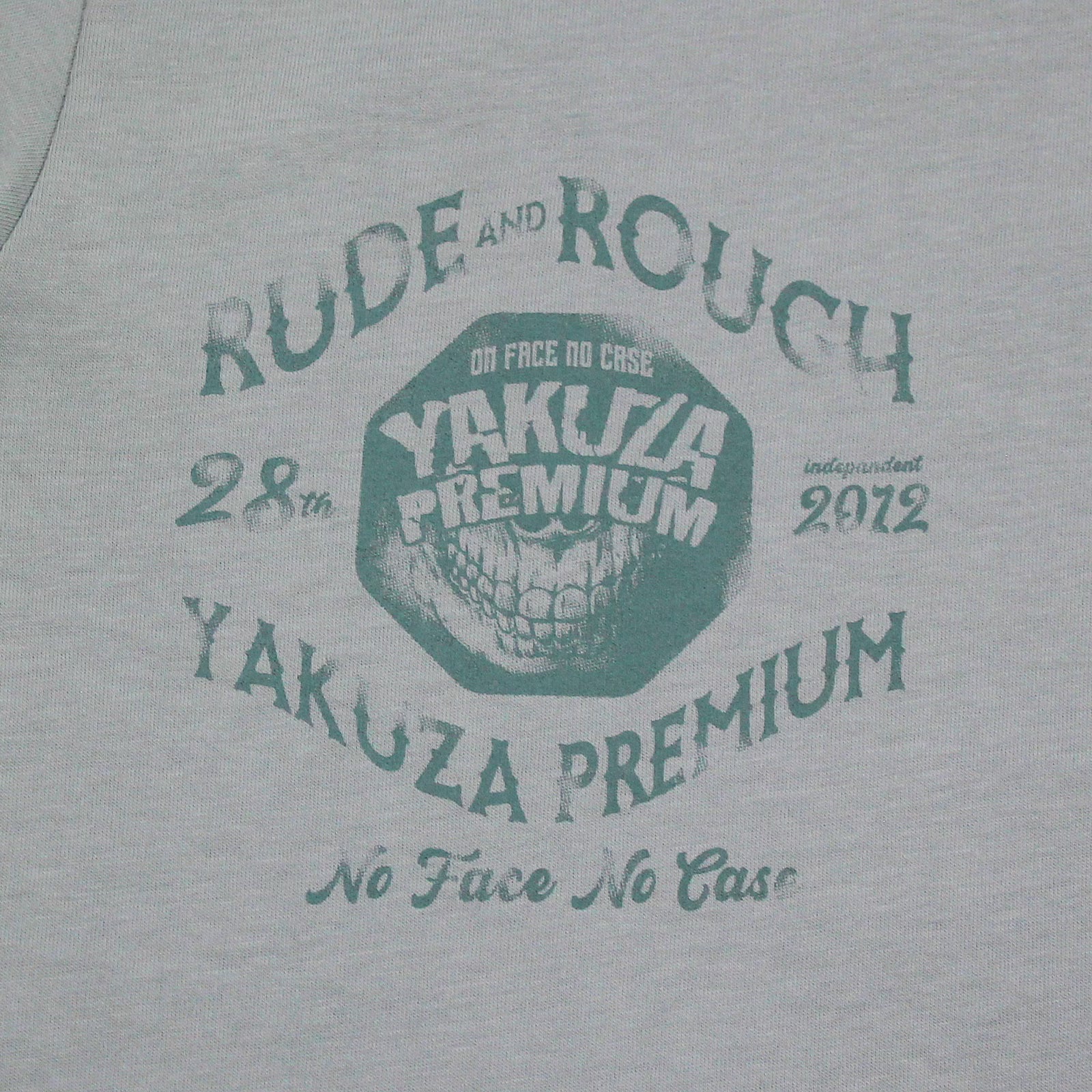 Hochwertige 180g Pima-Baumwolle und verstärkte Nähte beim mint Yakuza Premium T-Shirt.