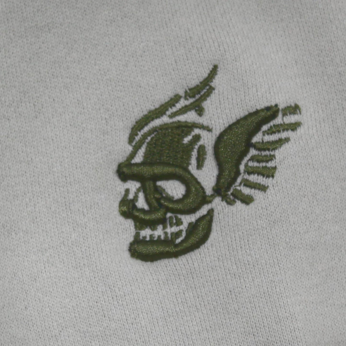 Yakuza Premium Sweatjacke Silver mit Kapuze, Reissverschluss, Fledermaus-Skull-Rückendruck und Brustlogo, limitiert