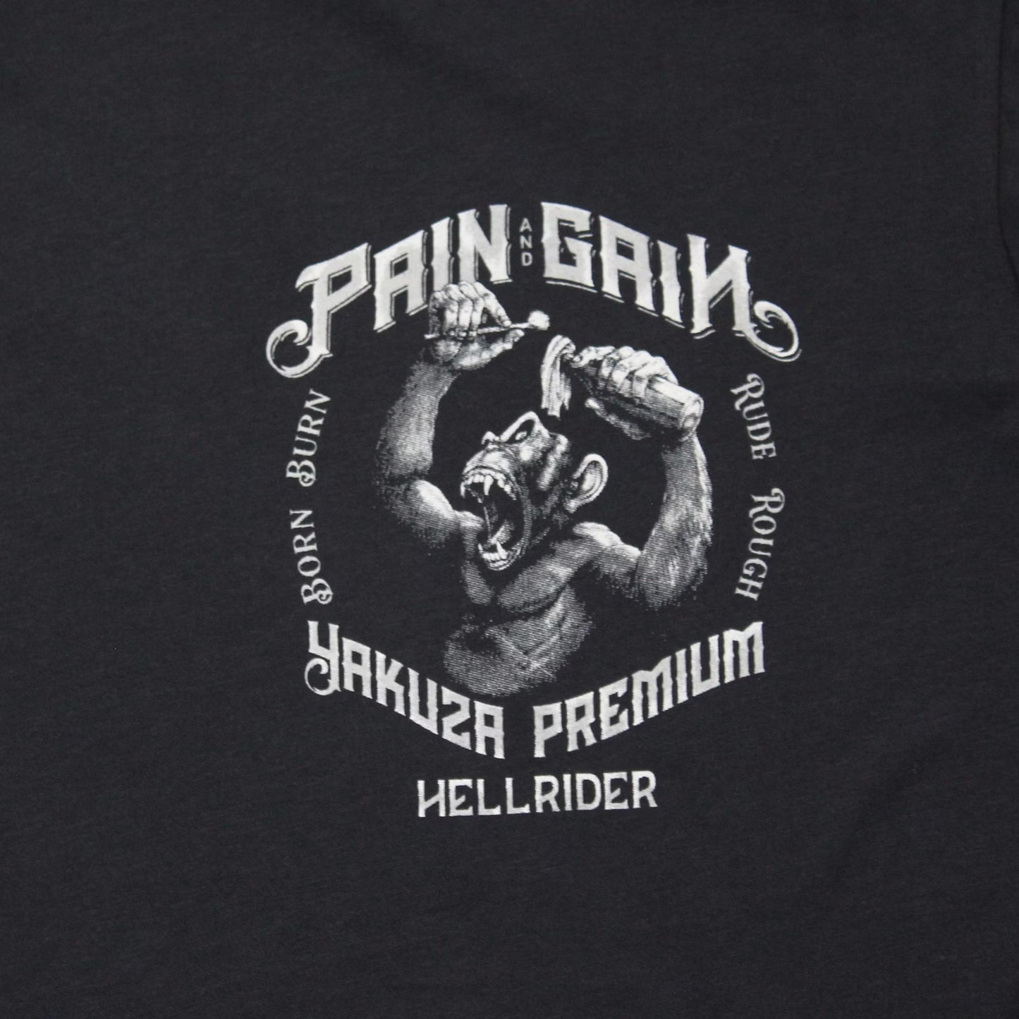 Schwarzes Yakuza Premium T-Shirt mit Affen-Print auf dem Rücken