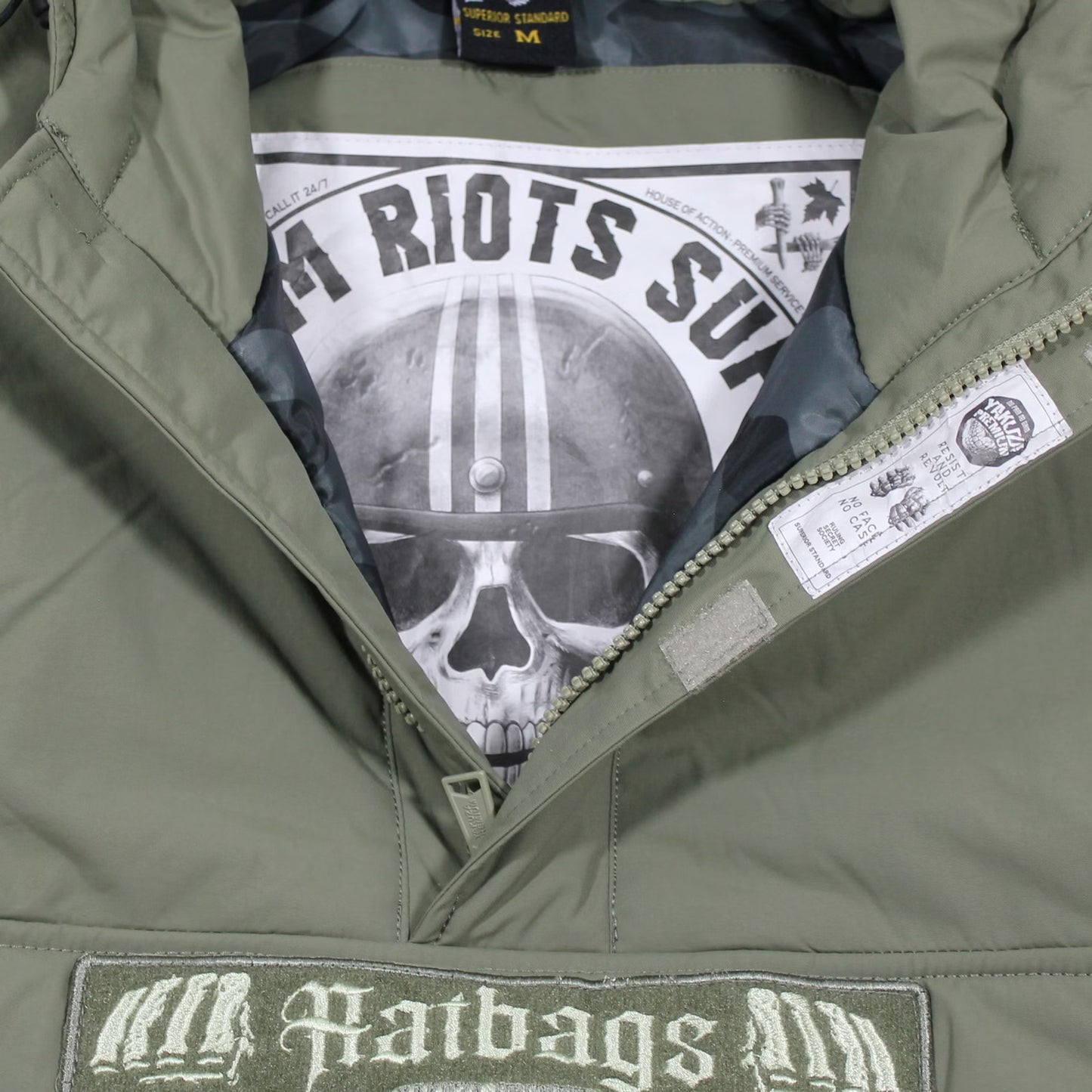 Yakuza Premium
Yakuza Premium Herren Windbreaker 3963 olive mit Kapuze
neuheit